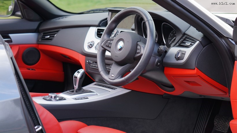 汽车的方向盘图片