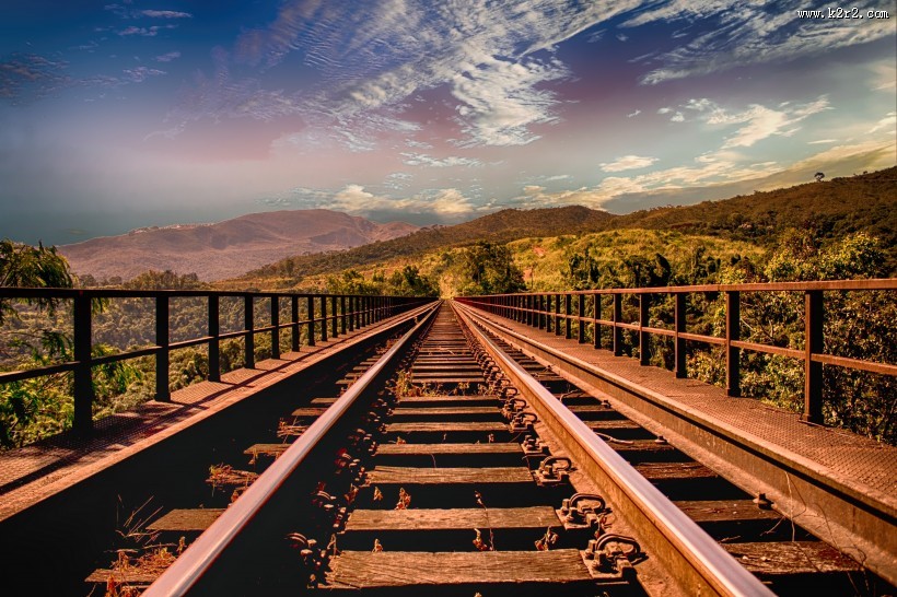 笔直的铁路图片