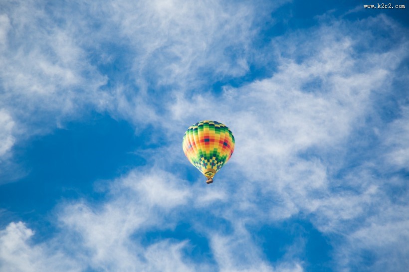 空中的热气球图片