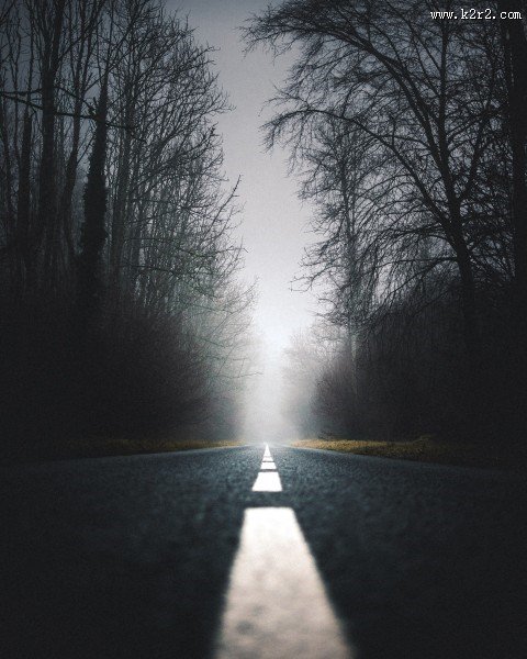 一望无际的公路图片