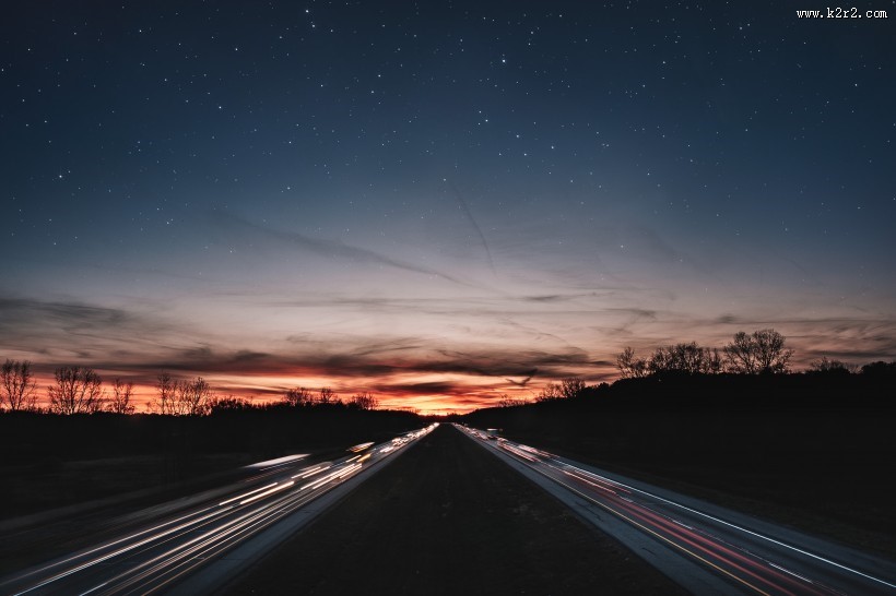 一望无际的公路图片