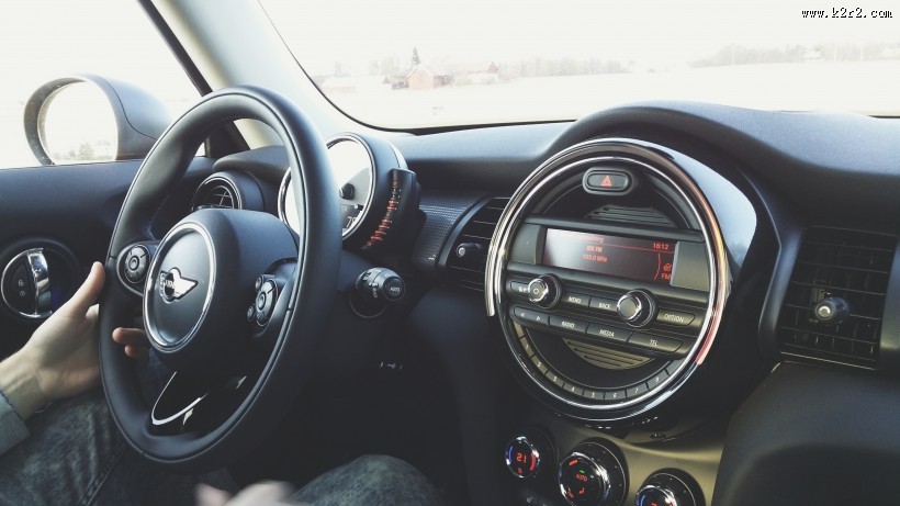 汽车方向盘图片大全