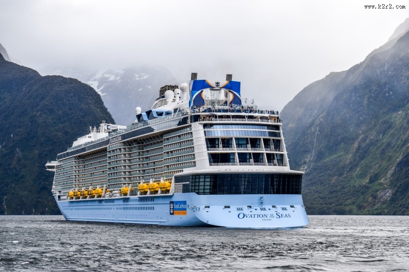 正在航行的轮船图片大全