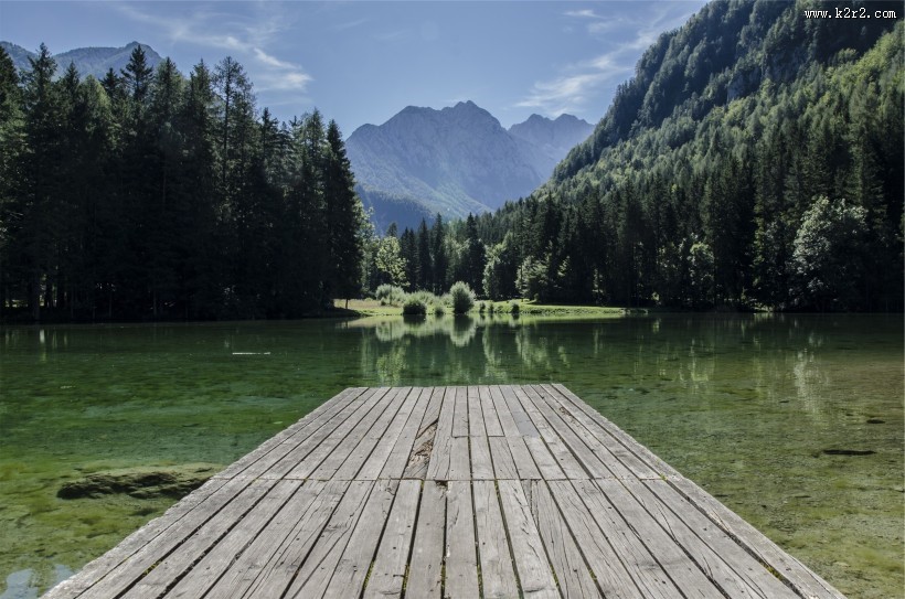 平静的码头风景图片