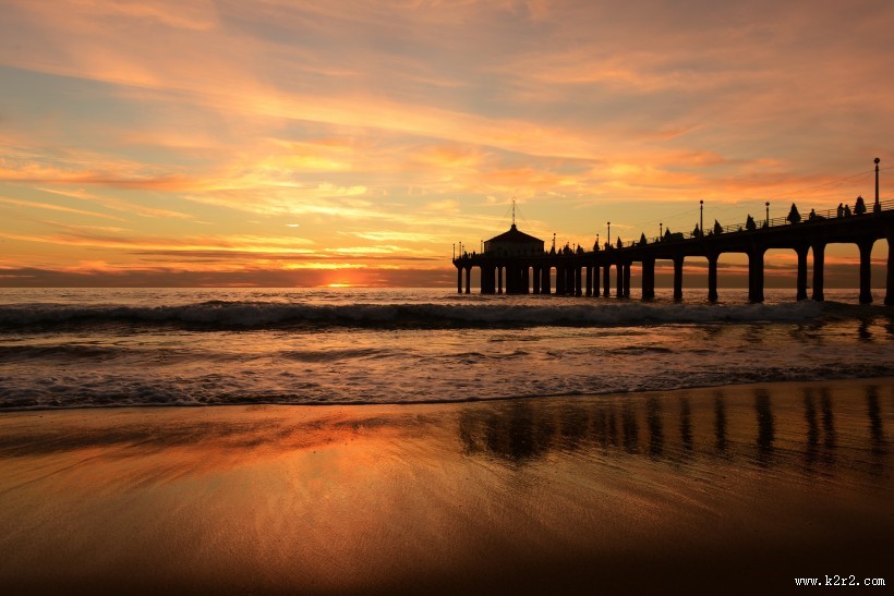 平静的码头风景图片
