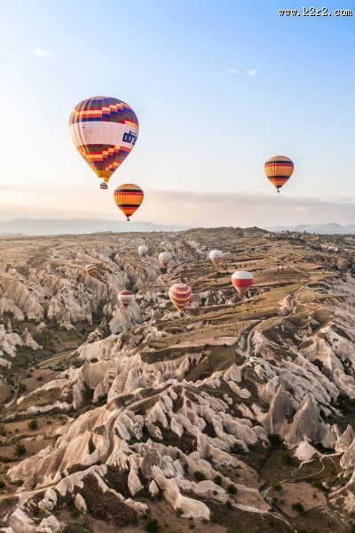 天空中的热气球图片