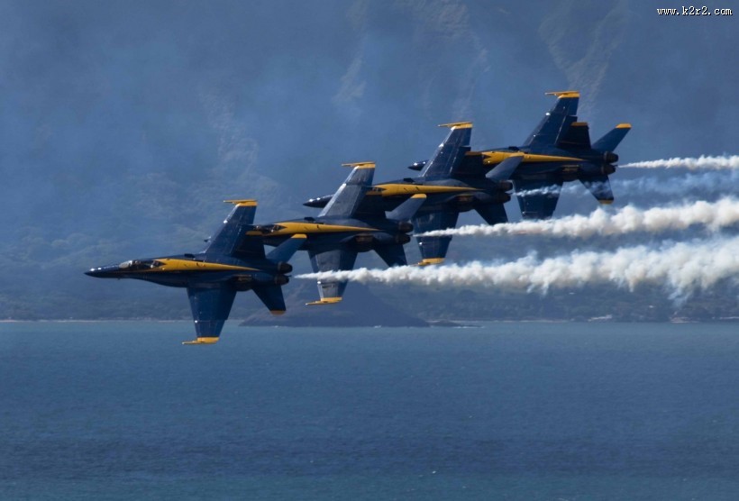 飞机飞行表演图片