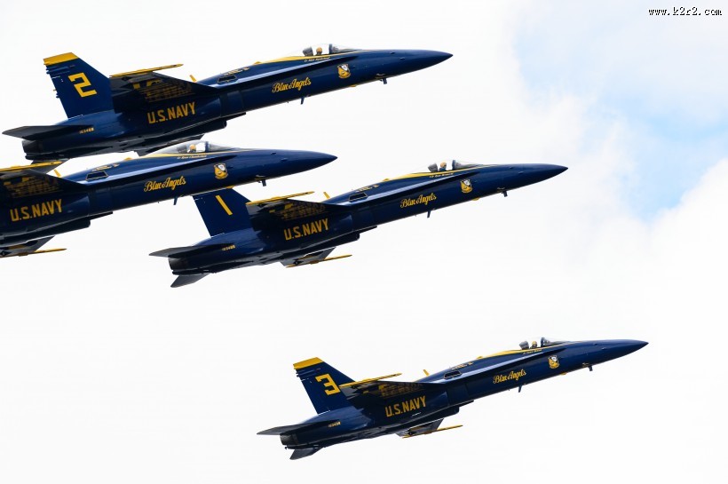 飞行的喷气机图片