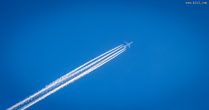 飞行的喷气机图片