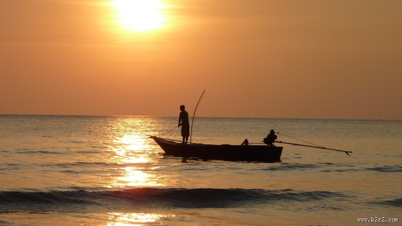 水上的渔船图片大全