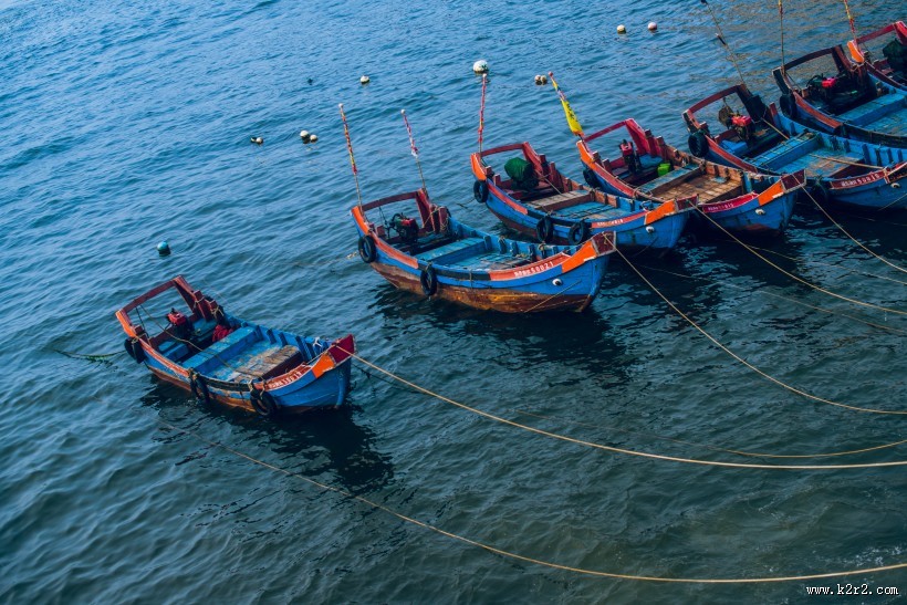 水上的渔船图片大全