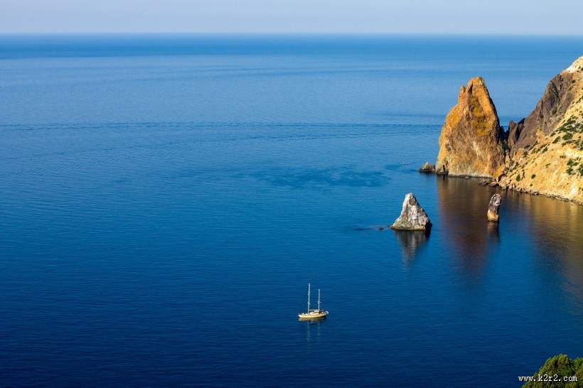 海中的帆船图片