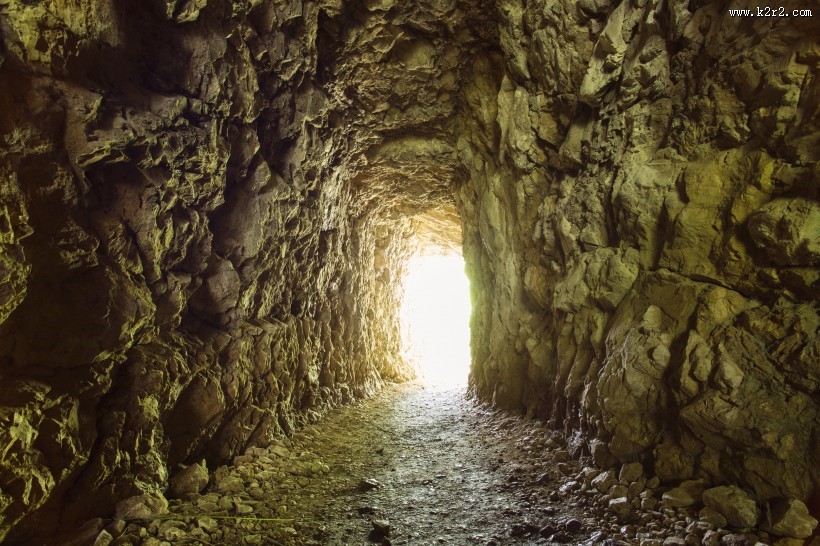 长长的洞口和隧道图片