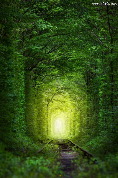 长长的洞口和隧道图片