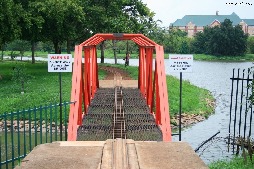 火车模型桥图片