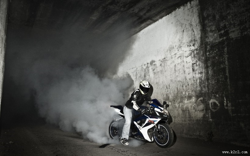 铃木经典摩托车图片