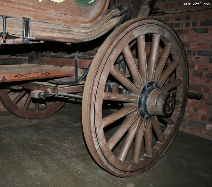 马车车轮图片