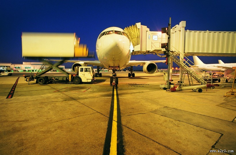 傍晚的飞机图片大全