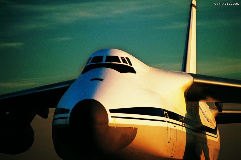 傍晚的飞机图片大全