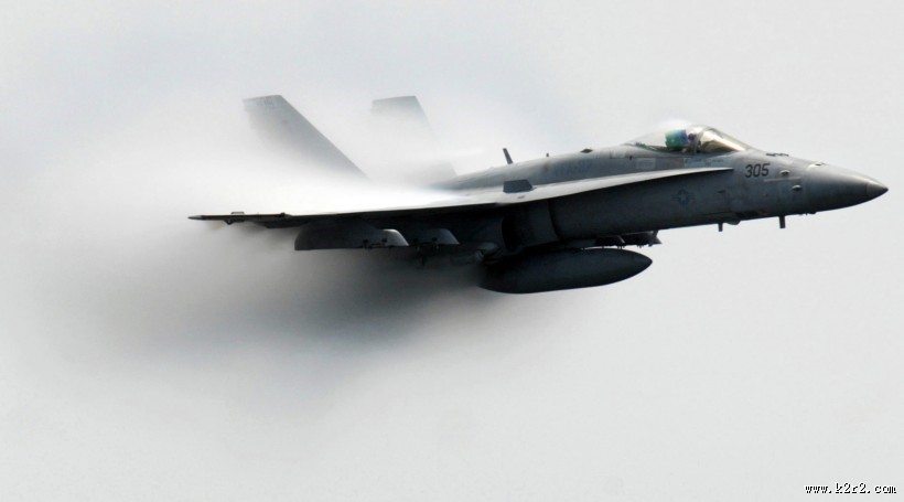 F/A-18大黄蜂战斗攻击机图片