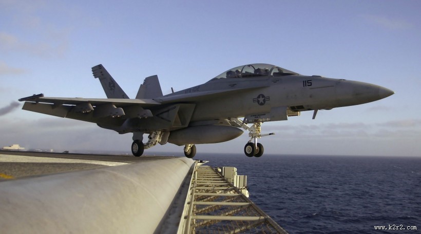 F/A-18大黄蜂战斗攻击机图片