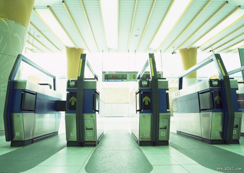 飞速的地铁图片