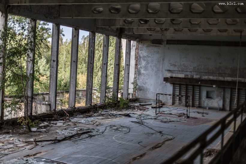 废弃的破旧房屋图片