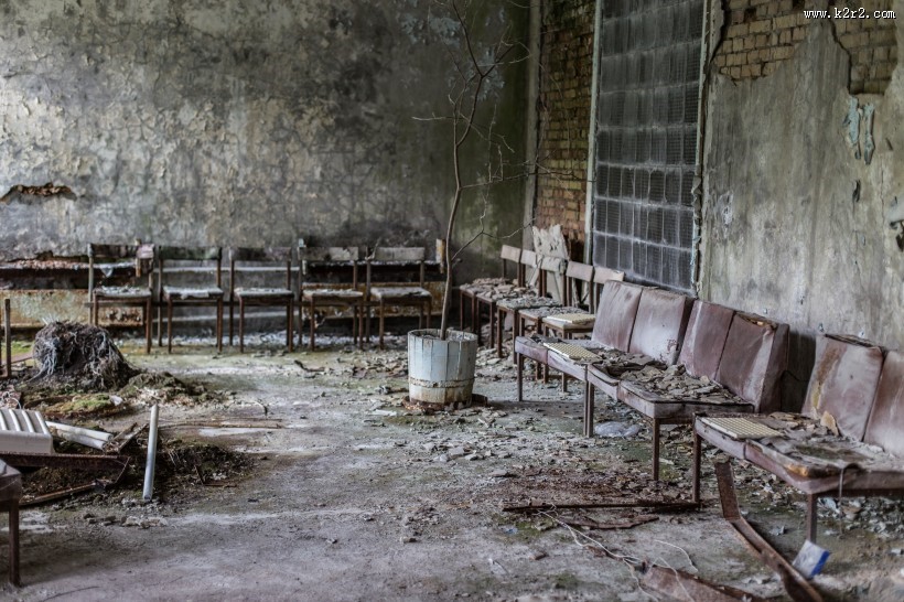 废弃的破旧房屋图片