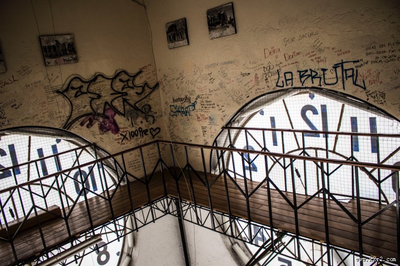 废弃的建筑图片