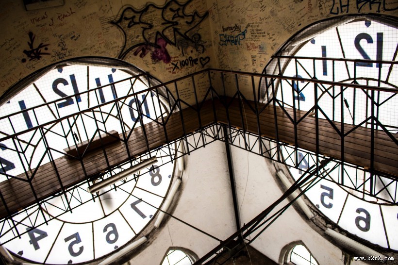 废弃的建筑图片