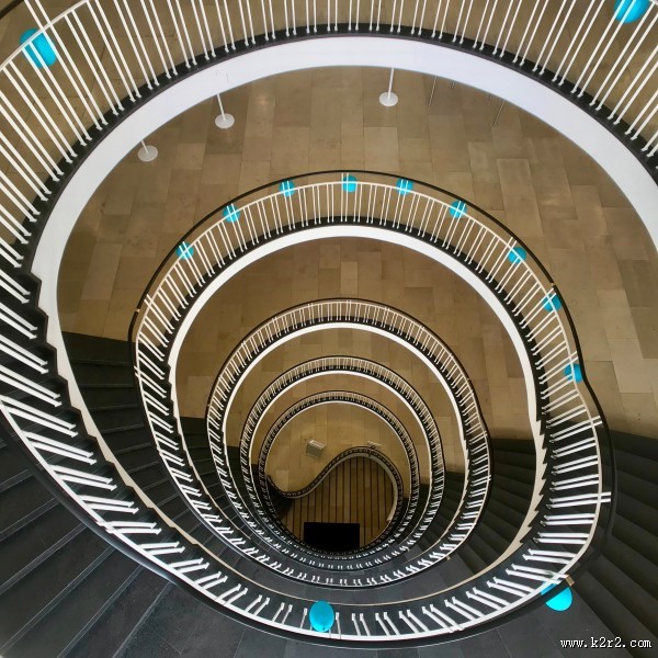 螺旋式楼梯图片