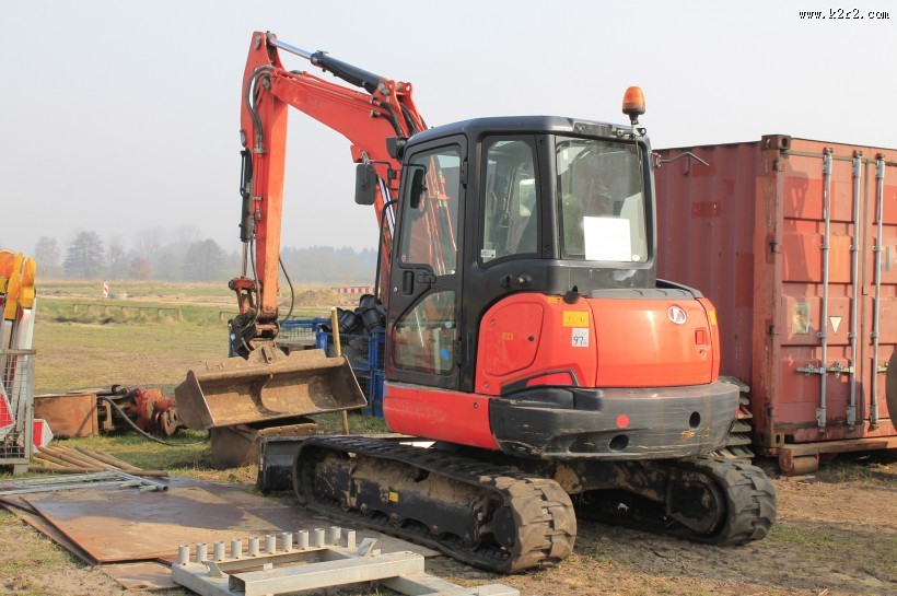 高大的挖掘机图片