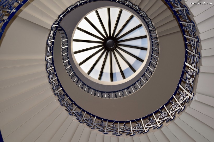 旋转的楼梯图片