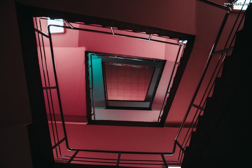 旋转的楼梯图片