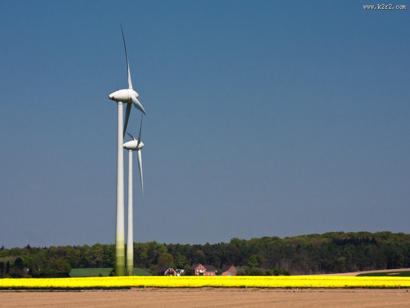 高大的风力发电机图片