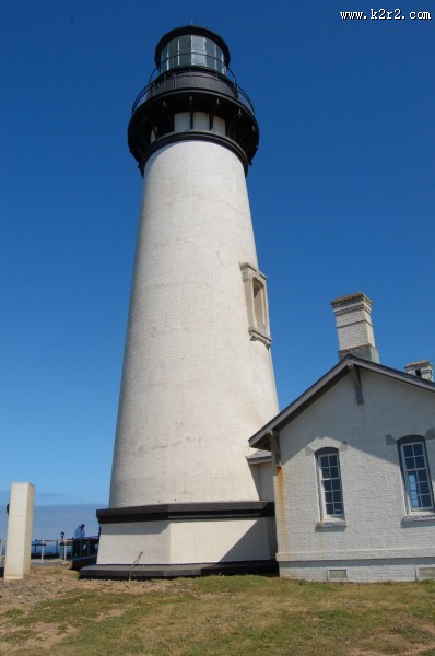 耸立的灯塔图片