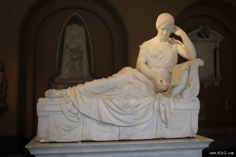 欧美风格的人物雕像图片