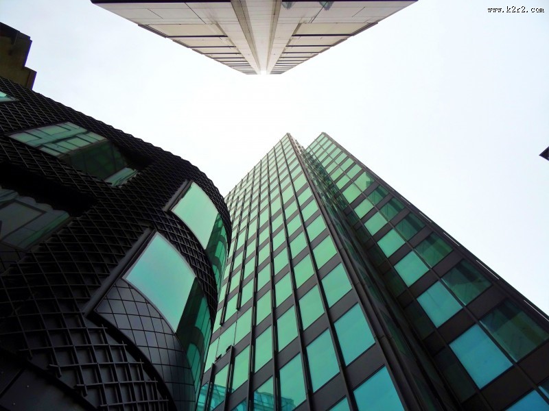 高大耸立的写字楼图片