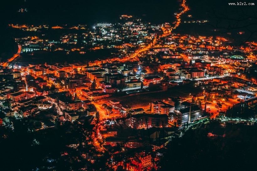 夜幕中的城市图片