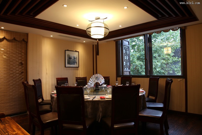 古香古色的中式饭店图片