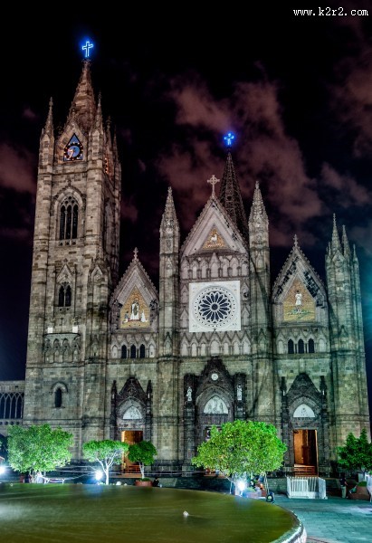 神圣庄严的教堂图片