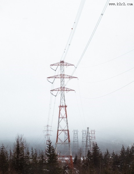 几何交错的电线图片