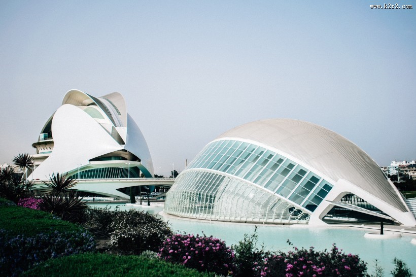 优美的曲线建筑图片