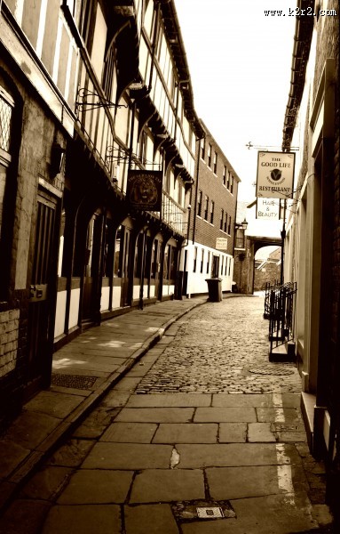 城市的小巷图片