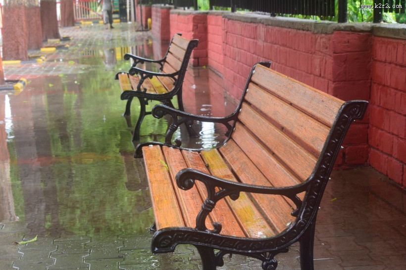 户外木制的长椅图片大全