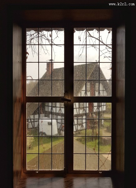 紧闭的窗户图片