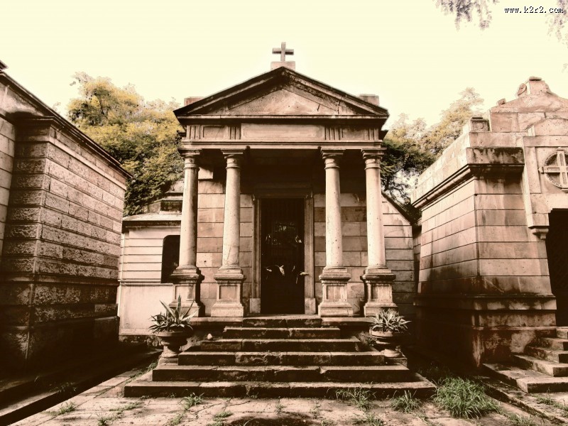 屋顶的十字架图片