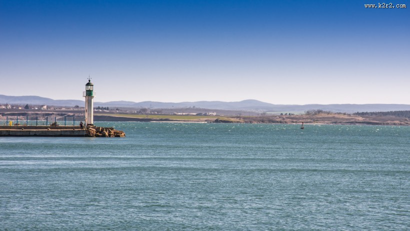 耸立的灯塔图片