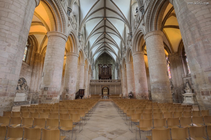 庄严的教堂大厅图片