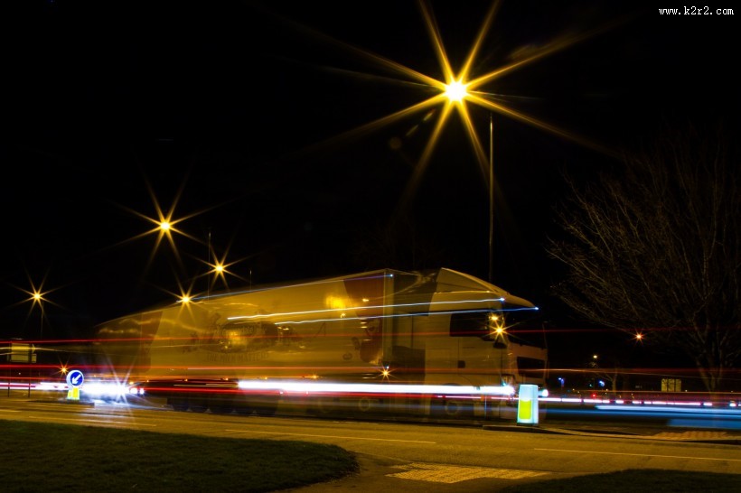 星光熠熠的路灯图片